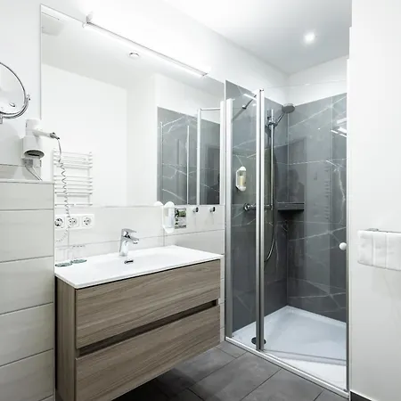 فندق مبيت وإفطار Hotel Bannewitz B&B 4*