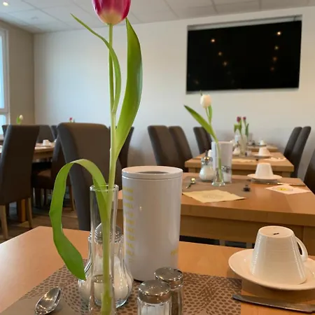 Hotel Bannewitz B&B فندق مبيت وإفطار 4*